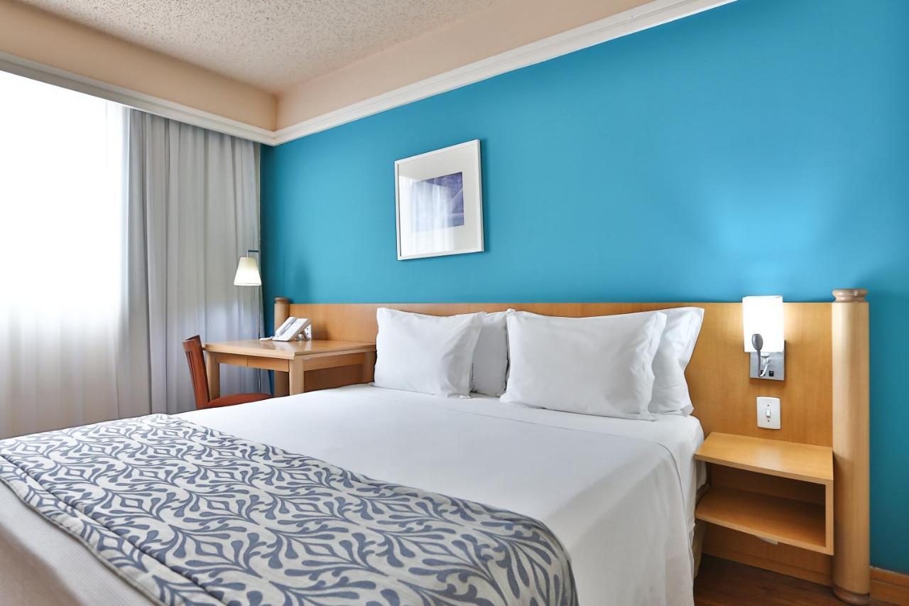Quarto Superior com cama Queen Size Acessível para hospedes com mobilidade reduzida