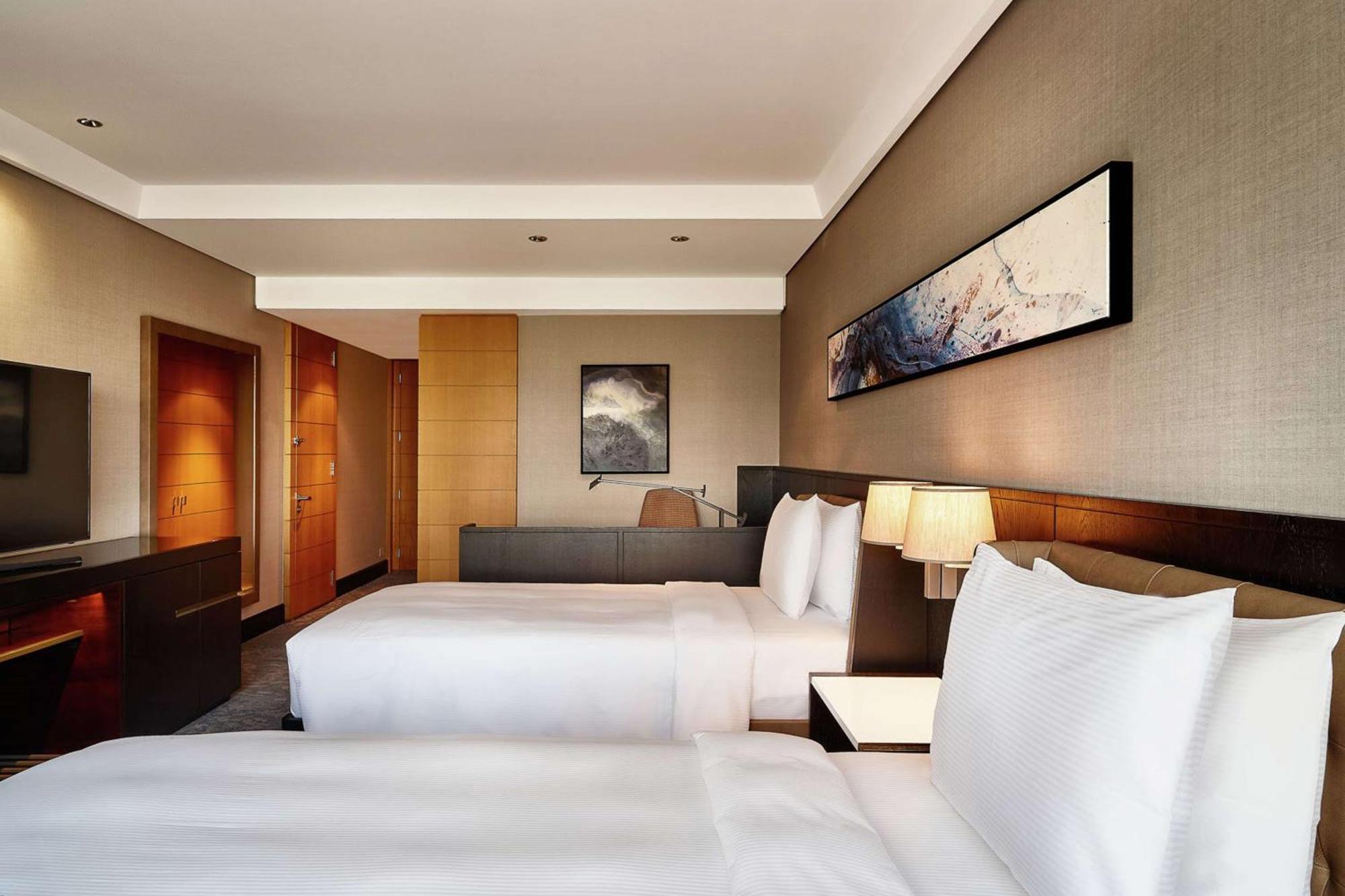 Twin Room with Walk-In Shower - Mobility Access