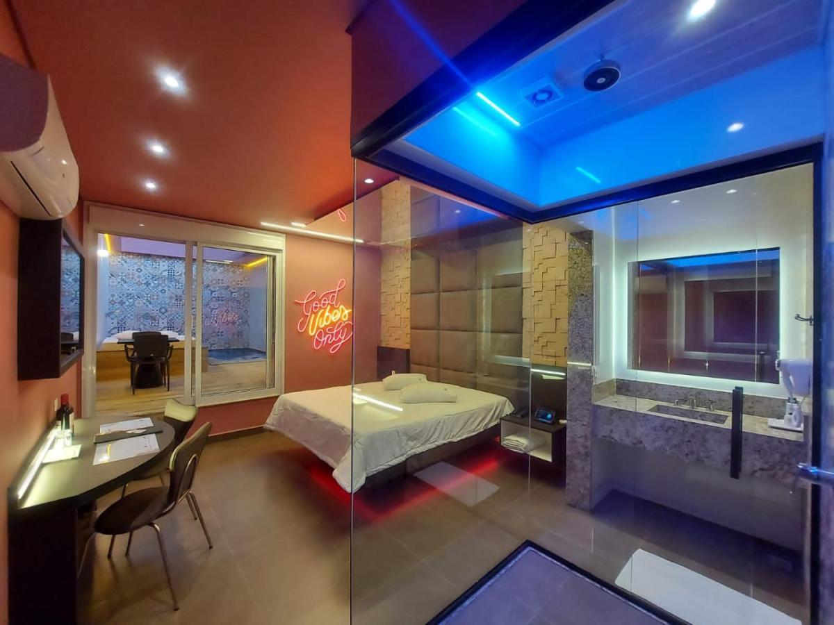 Deluxe Double Room Pool Access,1351215781:JPEG