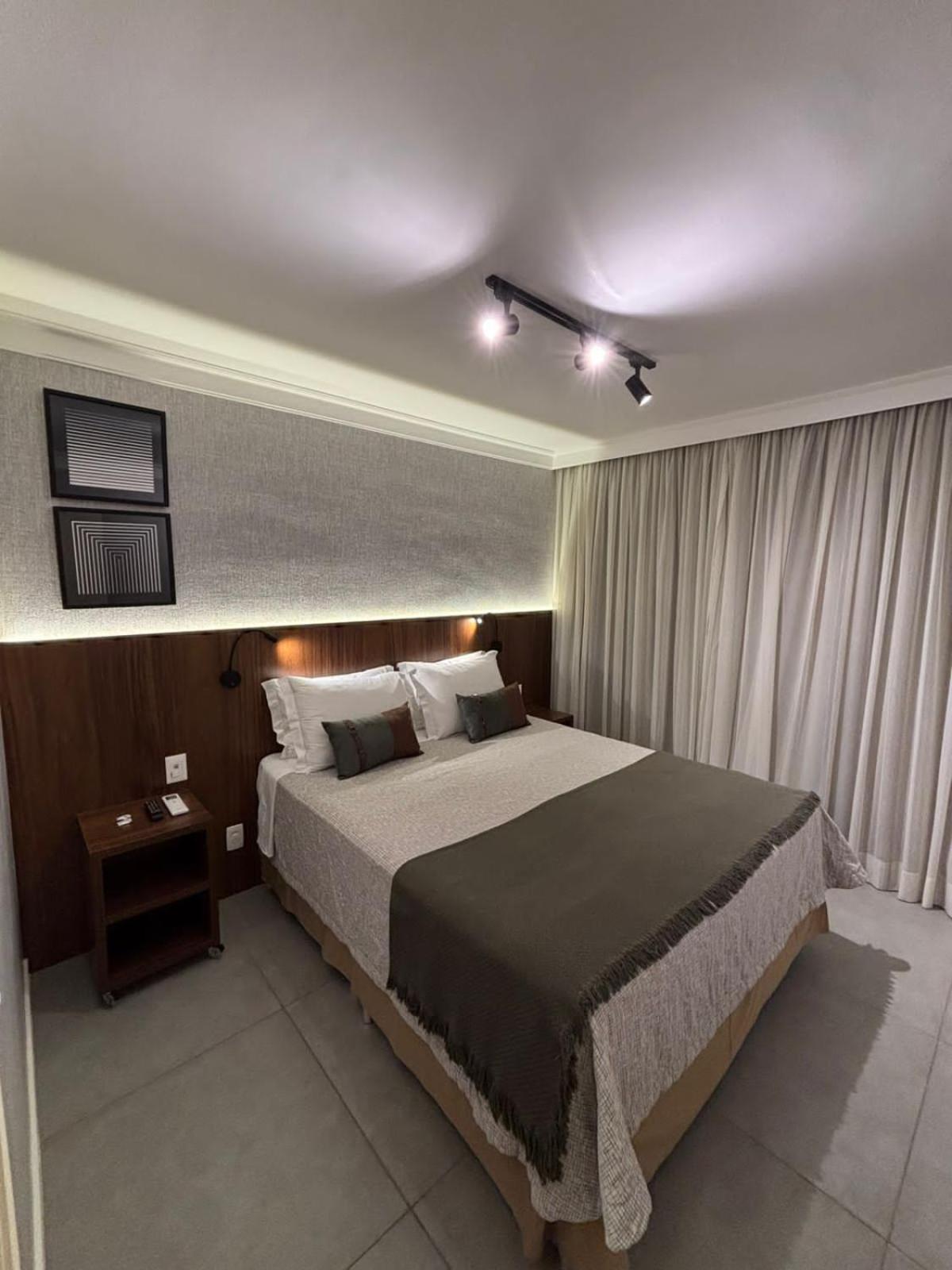 Executive Suite,1672566127:JPEG