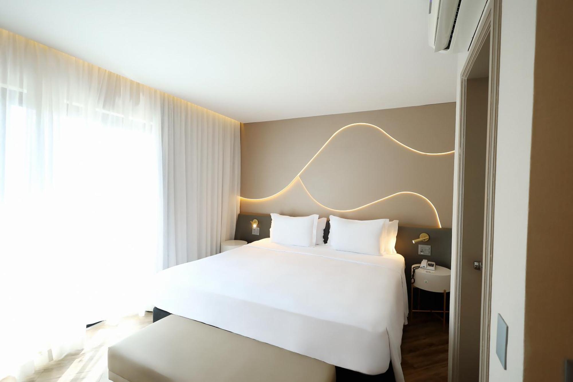 Business Suite,1742686067:JPEG