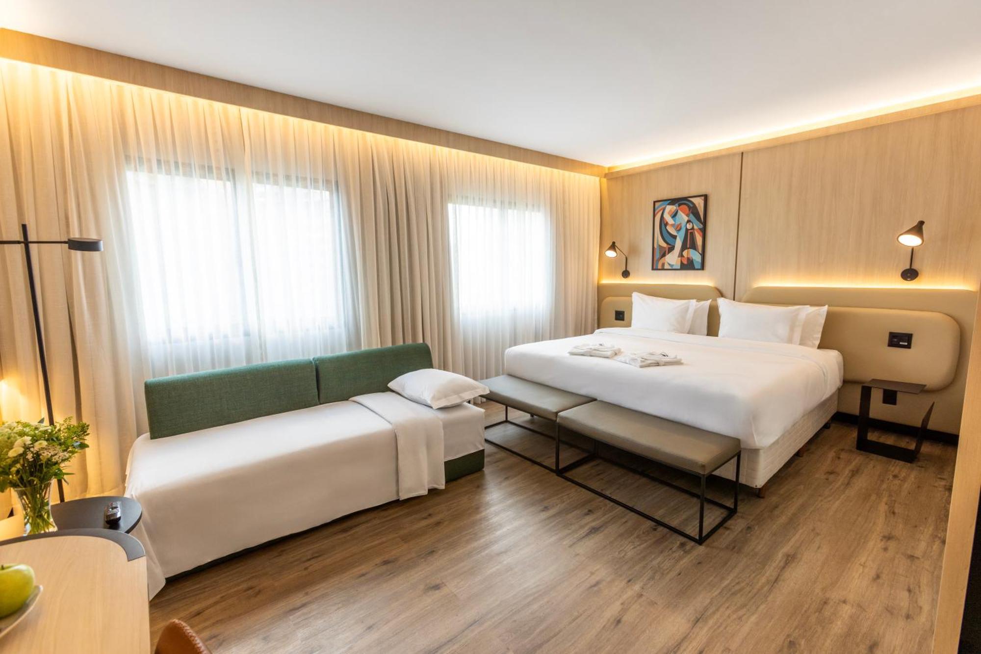 Luxo Triplo Casal 1 Cama Casal e 1 Sofá Cama,1742683869:JPEG