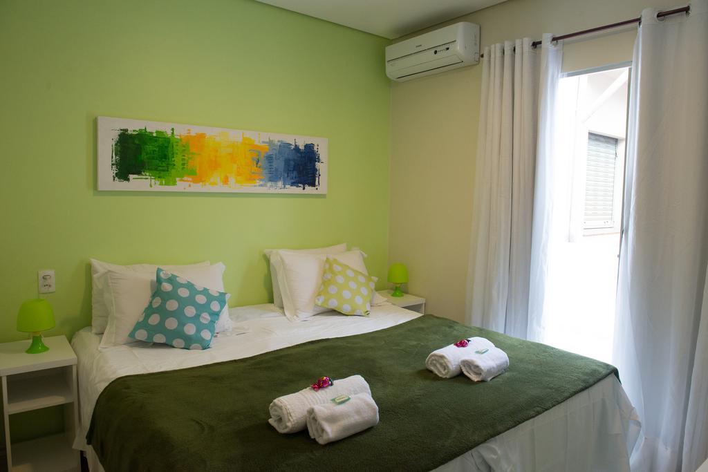 Quarto com Cama de Casal ou 2 de Solteiro