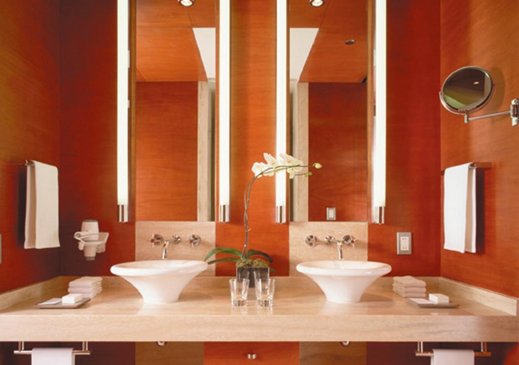 Diplomatic Suite