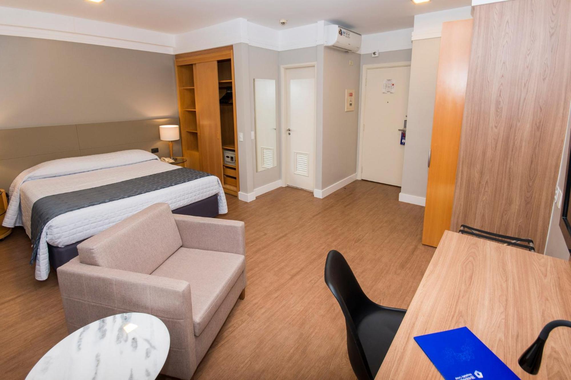Luxury Room Double Bed,825987134:JPEG